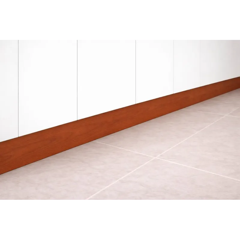 Zoccolatura per cucina in PVC di Colore Ciliegio