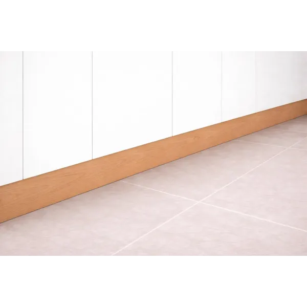 Zoccolatura per cucina in PVC di Colore Faggio